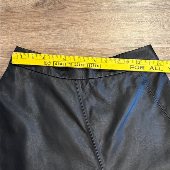 The Limited Black Faux Leather Knee Length Skirt Size S - Picture 3 of 7